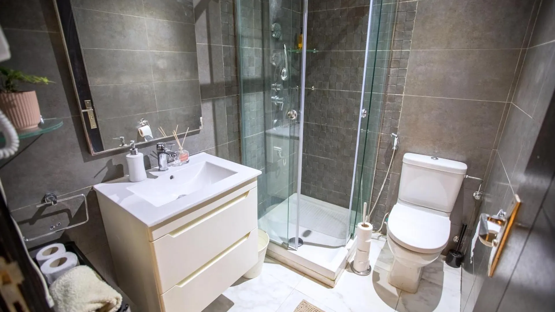 Appartement Chic En Plein Gauthier Casablanca 0*,  Morocco